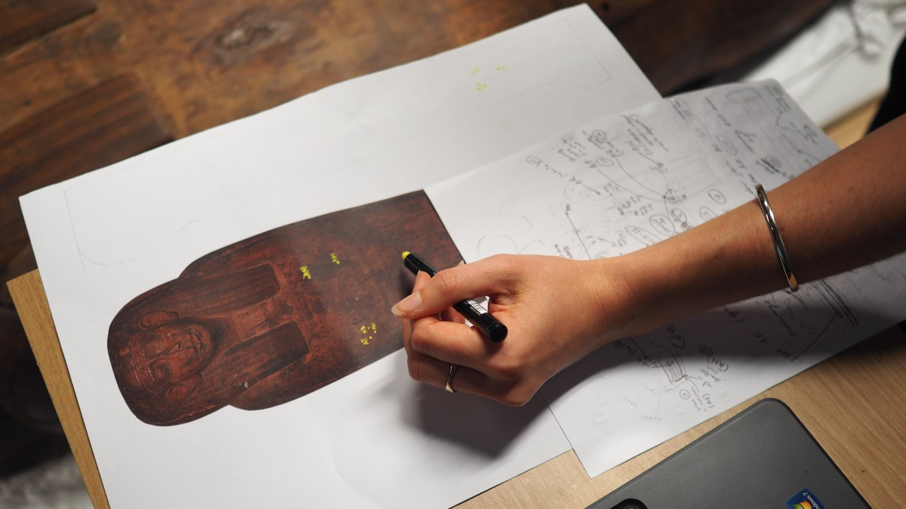 Diagram of wooden coffin with handwritten notes